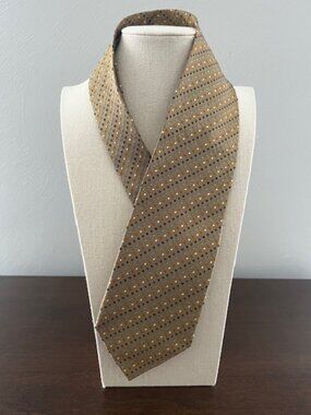 Saks Fifth Avenue Silk Necktie Tie Textured Business Office Evening Italy